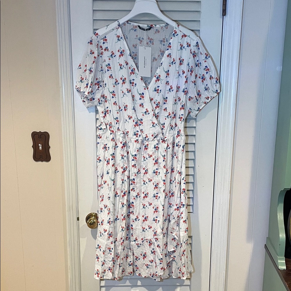 BloomChic White Floral Midi Dress